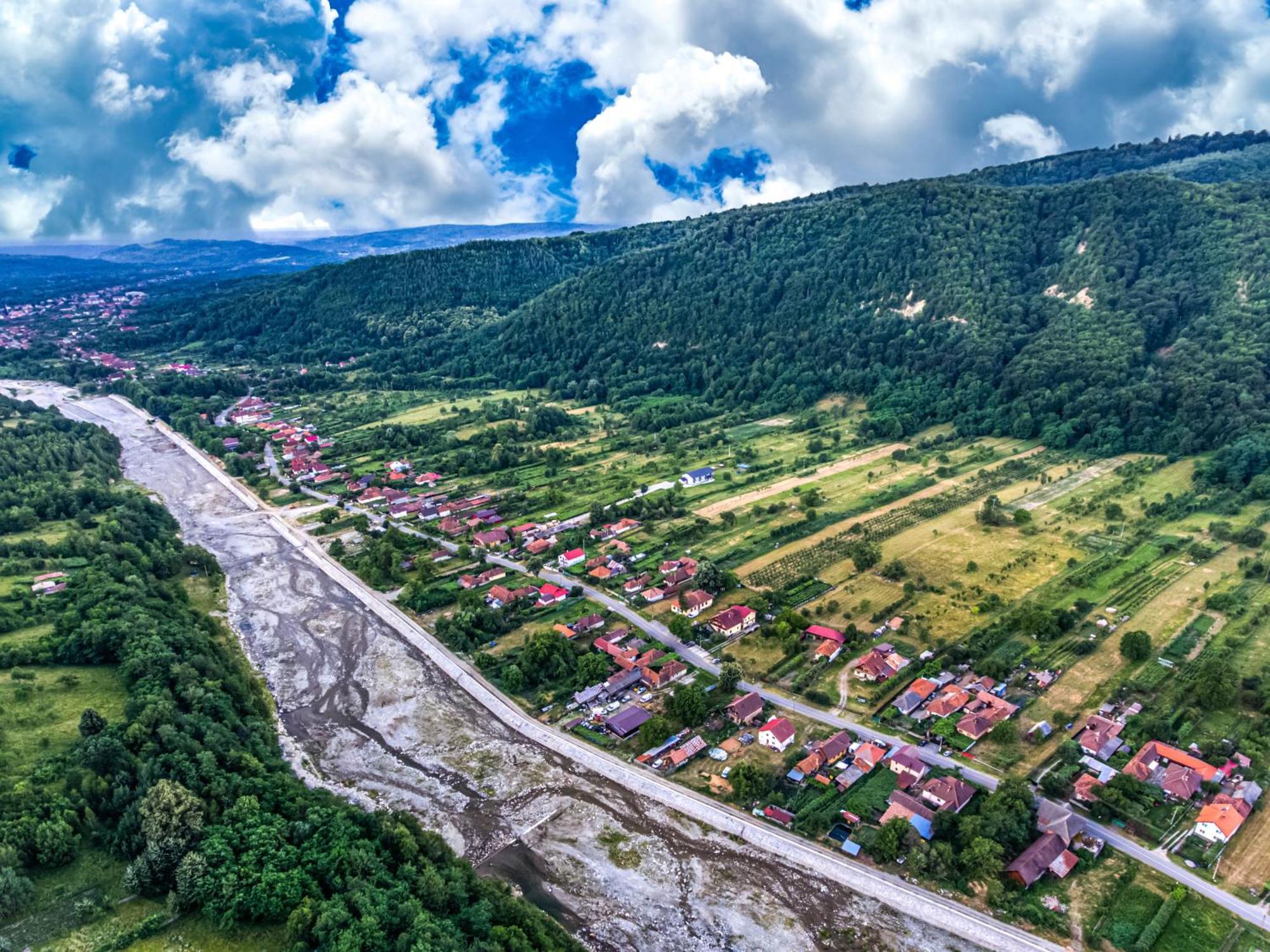 Transalpina Retreat Hotel โนวาชิ-สเตรยนี ภายนอก รูปภาพ