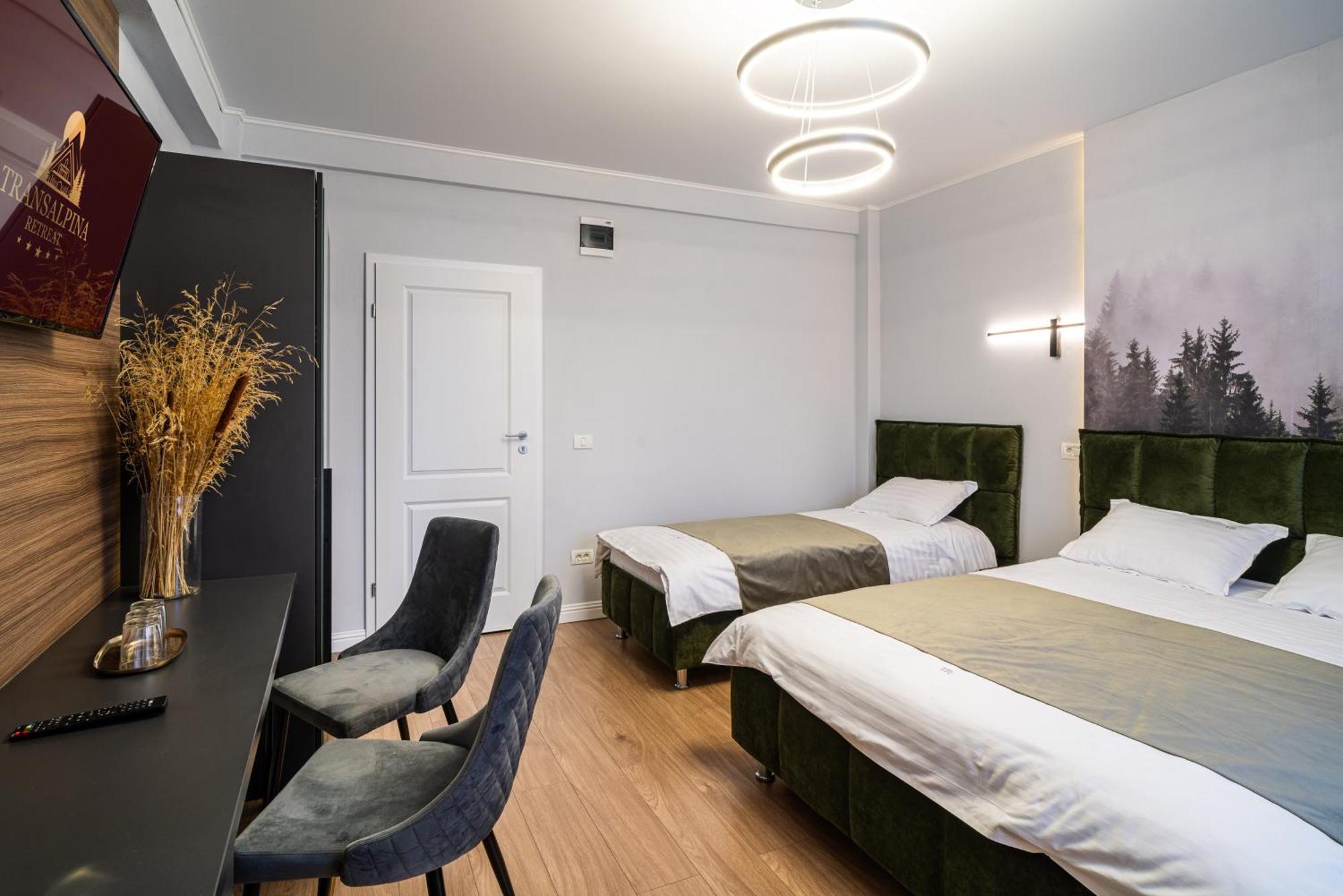 Transalpina Retreat Hotel โนวาชิ-สเตรยนี ภายนอก รูปภาพ