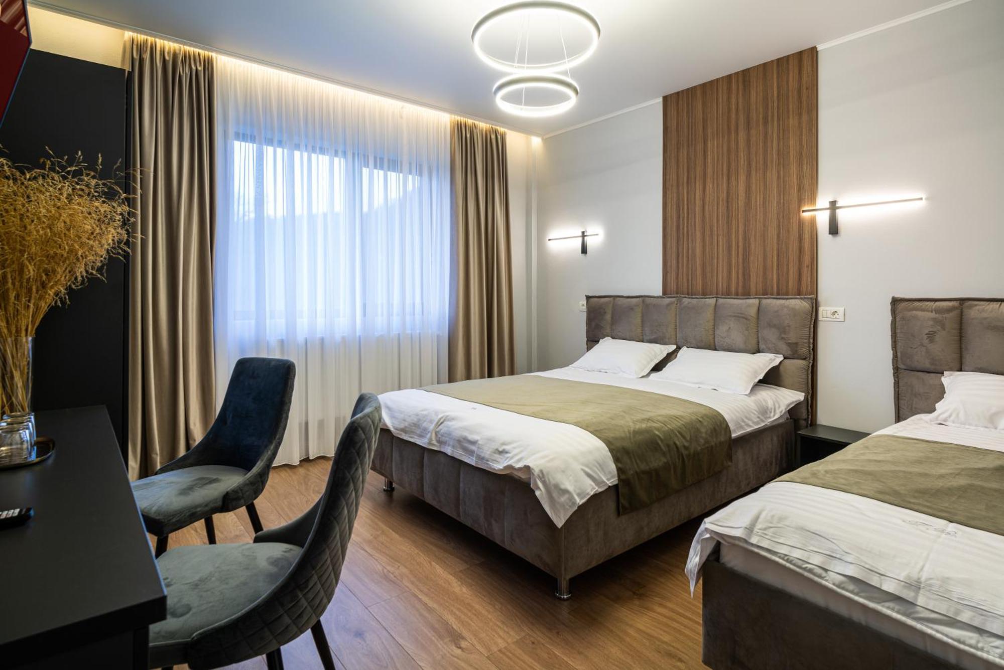 Transalpina Retreat Hotel โนวาชิ-สเตรยนี ภายนอก รูปภาพ