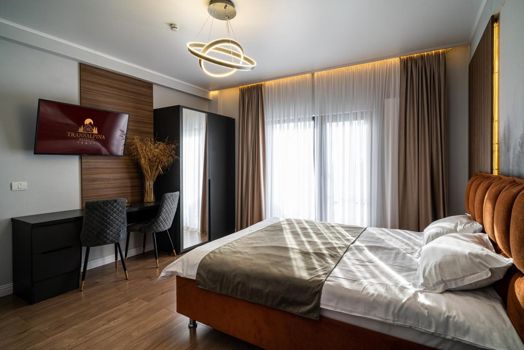 Transalpina Retreat Hotel โนวาชิ-สเตรยนี ภายนอก รูปภาพ